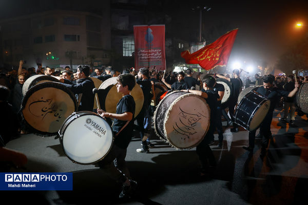 مراسم عزاداری شب تاسوعای حسینی در میدان منیریه تهران
