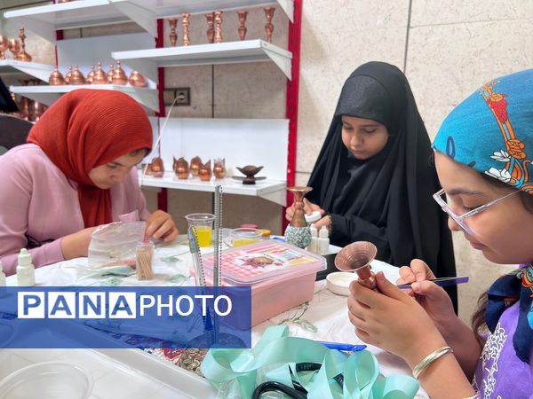 افتتاحیه غرفه فیروزه کوبی در بازارچه صنایع دستی شهرکرد