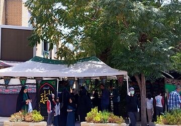 عشق به امام حسین(ع) راز سر به مُهری است که گویا هنوز زمان افشای آن نرسیده است