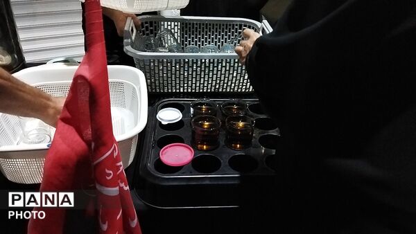 چایخانه حوزه علمیه گلشن در شب صد و شصت و چهارم 