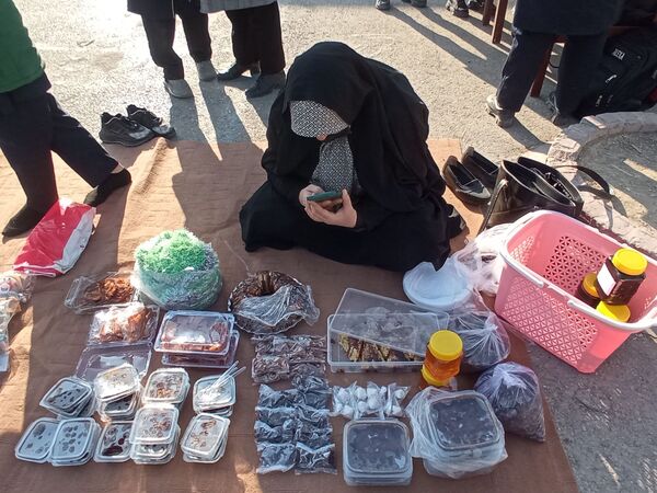 برپایی بازارچه‌ دانش‌آموزی در دبیرستان دلیری مشهد