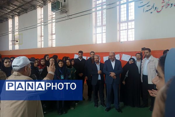 حضور دانش آموزان مدرسه ایثار در اردو توانمند سازی "برپا" در اردوگاه امام خمینی (ره)