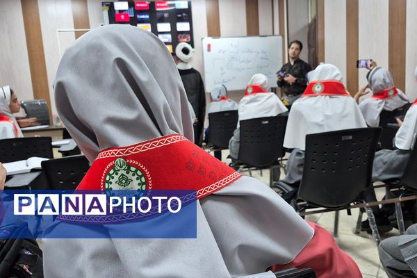 برگزاری کلاس آموزش هوش مصنوعی ویژه پیشتازان دختر منطقه کهریزک