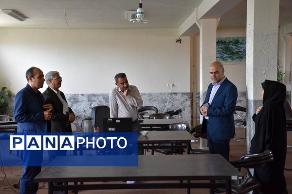 بازدید معاون مرکز ارزشیابی و تضمین کیفیت وزارت آموزش و پرورش از حوزه‌ آزمون و مرکز تصحیح اوراق آزمون نهایی ناحیه یک مشهد 