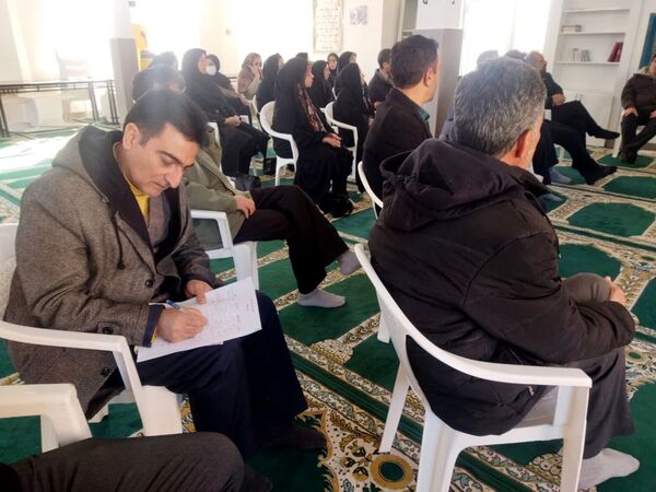 دومین جلسه هدایت تحصیلی پایه نهم دبیرستان نمونه دانش کاشمر