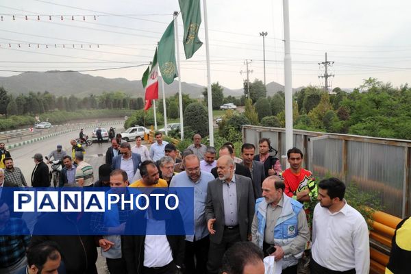 بازدید وزیر کشور از روند بازگشایی و خدمت‌رسانی در مناطق سیل‌زده مشهد