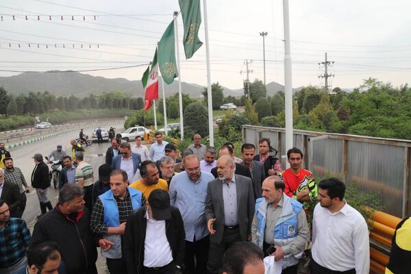 بازدید وزیر کشور از روند بازگشایی و خدمت‌رسانی در مناطق سیل‌زده مشهد