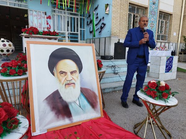 آشنایی دانش‌آموزان با مفاهیم کارآفرینی