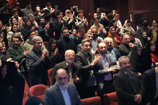 آیین تقدیر از برگزیدگان بیست و ششمین جشنواره تئاتر استان قم