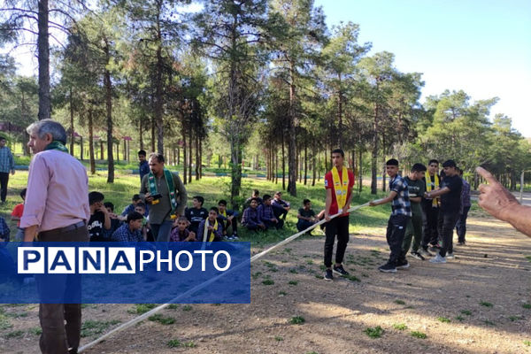 اردوی پسران پیشتاز متوسطه ناحیه 4 شیراز