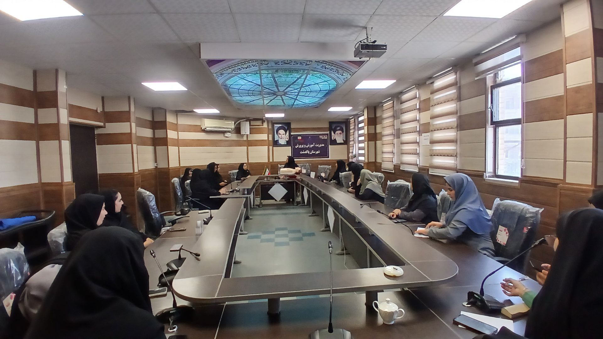 دوره جامع مدیریت مخاطرات برای بانوان اداری