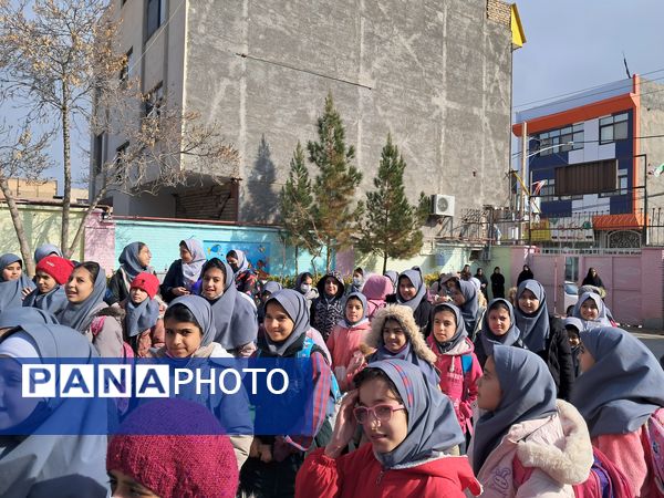 تقدیر از نخبگان درسی دبستان حضرت زینب(س) در طرقبه شاندیز