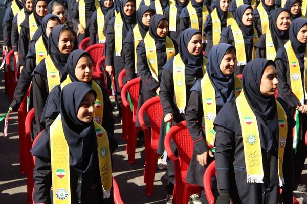 برگزاری همایش یاوران انقلاب در مدرسه حضرت ولیعصر(عج)