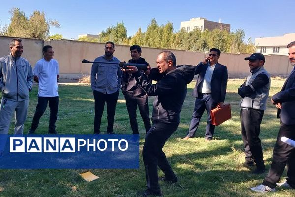 جلسه هم اندیشی دبیران و آموزگاران تربیت بدنی آموزش و پرورش کهریزک