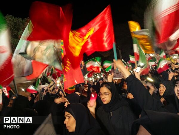 اجتماع مردمی در حمایت از کشور و نیروهای مسلح 