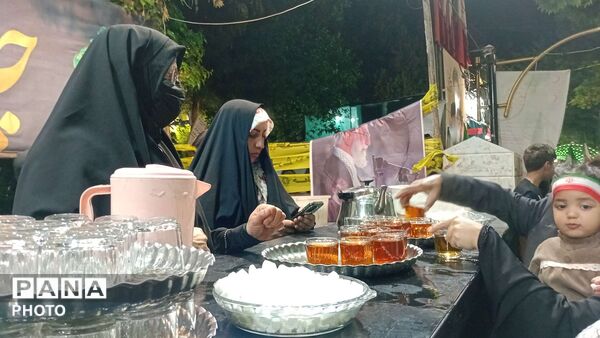 برپایی چایخانه حضرت ام البنین در حاشیه تجمعات کاشمر