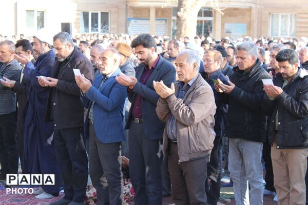 نماز عید سعید فطر در باغ ملی شهرستان سملقان