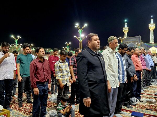 برگزاری نماز آیات در حرم امام رضا (ع) 