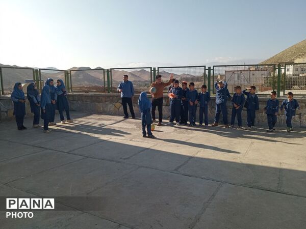  المپیاد ورزشی درون مدرسه ای آموزشگاه آیت الله نوری روستای مرزی سنگدیوار 