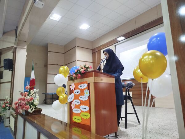 مراسم آغاز سال تحصیلی جدید ویژه دانش‌آموزان ورودی دهم در دبیرستان نمونه محبی نیشابور