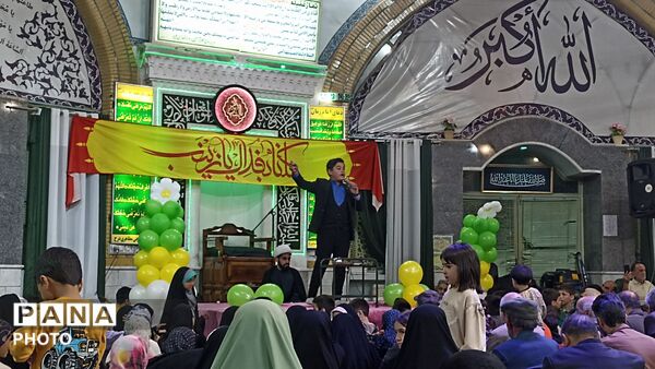 تجلیل از فرزند و برادر شهید شوشتری در مراسم شنبه‌های ام‌البنین(س) مسجد المنتظر قاسم‌آباد