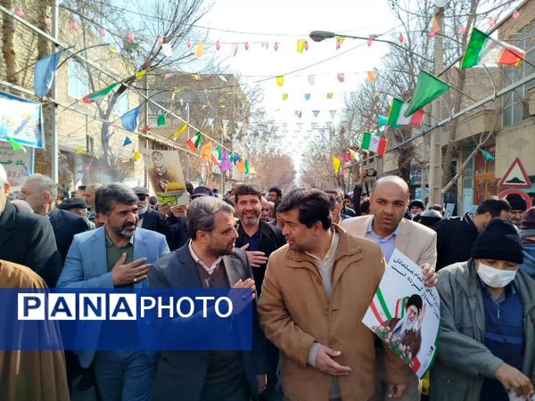 حضور حماسی مردم فلاورجان در راهپیمایی 22 بهمن