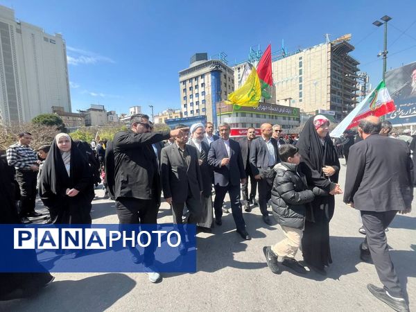 مشهد، حماسه‌ای به وسعت قدس؛ طنین فریاد مقاومت در خیابان‌ها