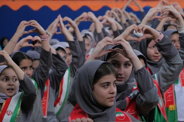 همایش «یاوران انقلاب» در بهارستان‌دو