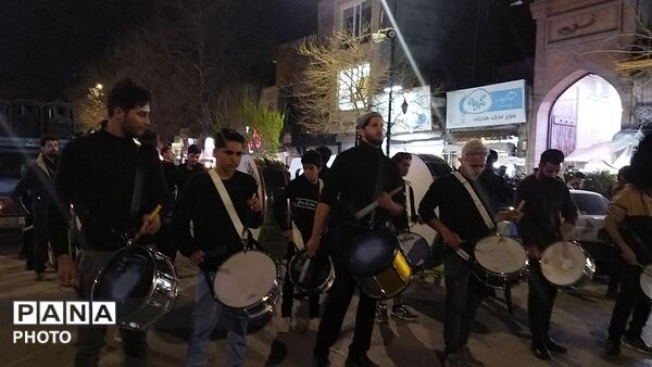 عزاداری های خیابانی در شب شانزدهم شهادت رهبر معظم انقلاب اسلامی در نیشابور 