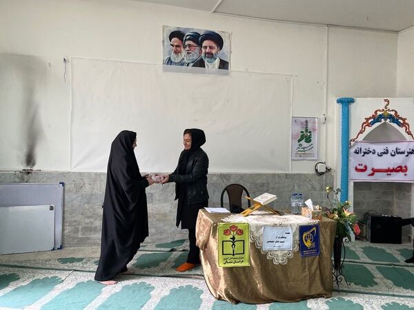 برگزاری جلسه پیشگیری از آسیب‌های اجتماعی در هنرستان بصیرت آشخانه