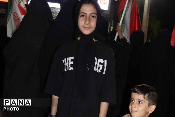 شب ۱۸۸ خروش انقلابی مردم درق؛ طنین فریاد استکبارستیزی در دارالمؤمنین