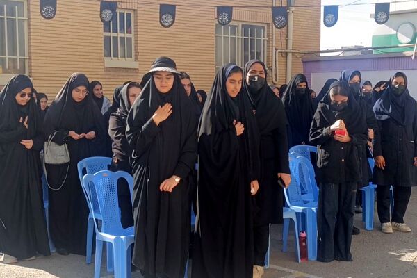 برپایی نمایشگاه "مادرم فاطمه" در دبیرستان مهر نیشابور