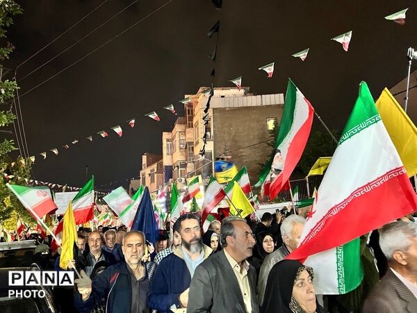 حضور مردم کرج در  شصت و چهارمین شب از تجمعات مردمی