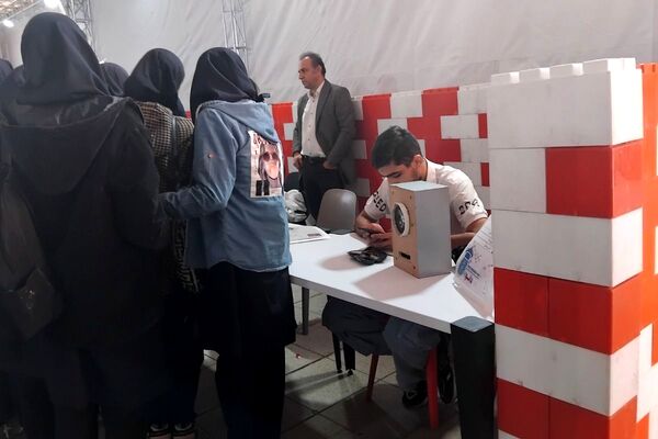 بازدید علمی مدرسه نرگس پردیس از پارک علم و فناوری
