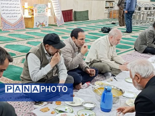 برپایی سفره افطار و برگزاری جلسه قرآن در شب ولادت امام حسن مجتبی (ع)