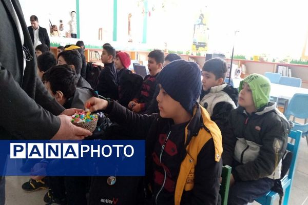 ویژه برنامه روز مادر در مرکز یک کانون پرورش فکری کودکان و نوجوانان شهرستان مرزی پارس آباد