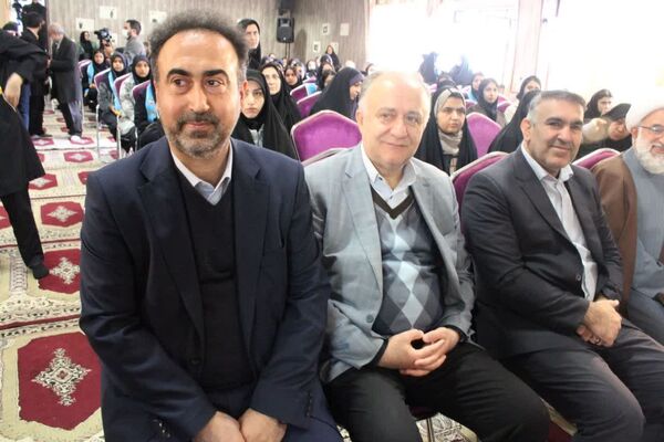 آئین متمرکز استانی نواختن زنگ انقلاب در دبیرستان دخترانه شرافت ناحیه ۱ کرج