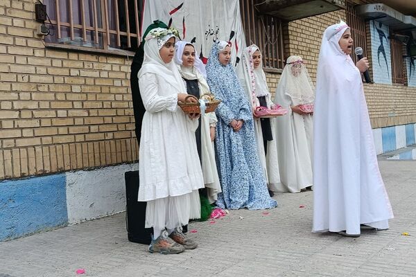 کودکان غرفه‌داران جشن میلاد موعود