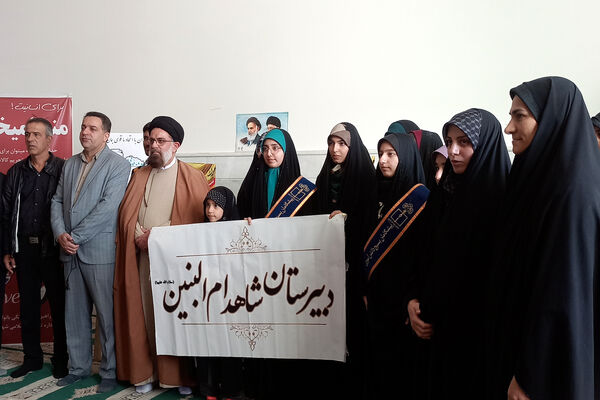 جمعه‌ای به رنگ ایمان؛ مسجد جامع لبریز از عطوفت و معنویت
