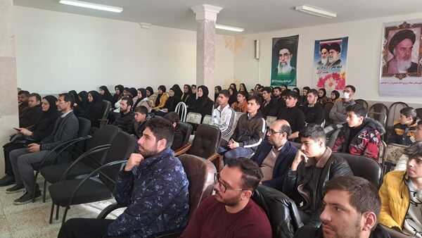 دوره آموزش خبرنگاری و عکاسی در منطقه انزل