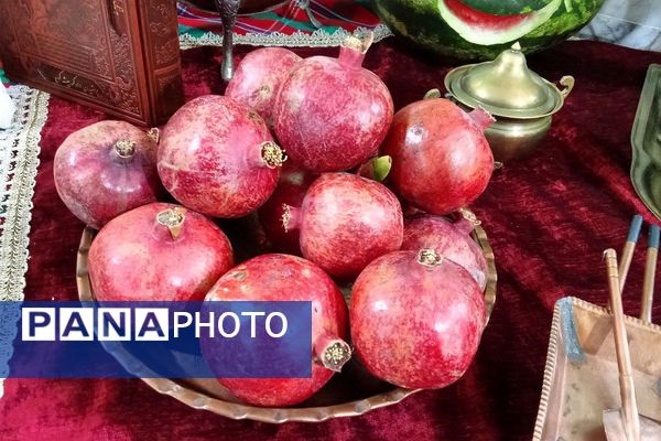 از سنت تا خلاقیت، برگزاری نمایشگاه صنایع دستی یلدا در دبیرستان توحید یک