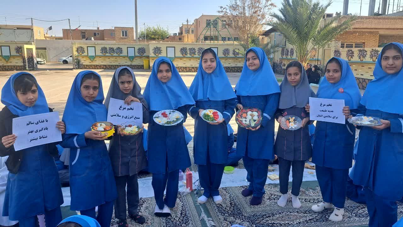 تخم مرغ، قهرمان کوچک سفره‌ها: جشنواره‌ای پرنشاط در دبستان دخترانه ام البنین