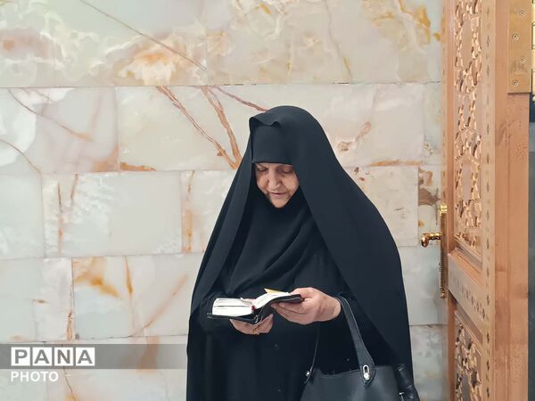 عزاداری زائران حرم حضرت معصومه(س) در روز اربعین