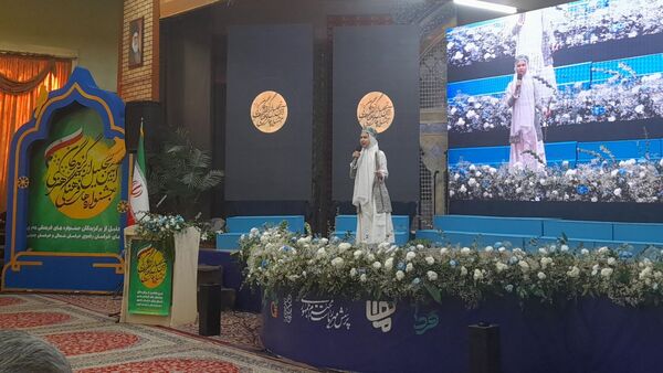 آیین تجلیل از برگزیدگان جشنواره های فرهنگی و هنری قطب خراسان در مشهد