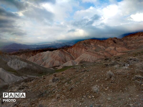 درهٔ پرستو ها در شهر نیشابور
