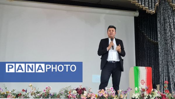 همایش بزرگ تحصیلی در سینما انقلاب یاسوج