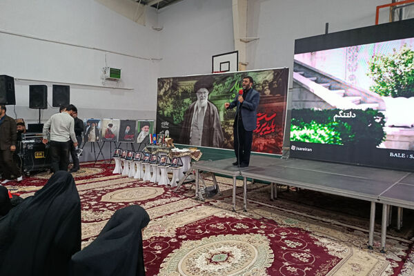 وداع دانش‌آموزان کرمانشاهی با رهبر شهید امت