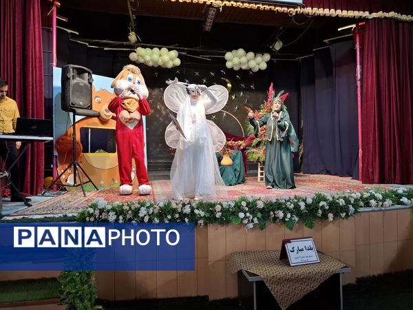 جشن یلدا ۱۴۰۴ در مدرسه ۱۷ شهریور شهرستان بجنورد 