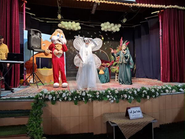 جشن یلدا ۱۴۰۴ در مدرسه ۱۷ شهریور شهرستان بجنورد 