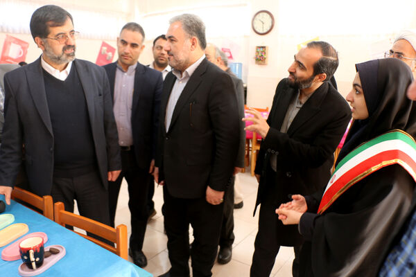 برپایی جشن «حضور تا ظهور» در دبیرستان شهیده حسنی سعدی قم